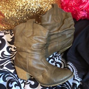 Short country style boot